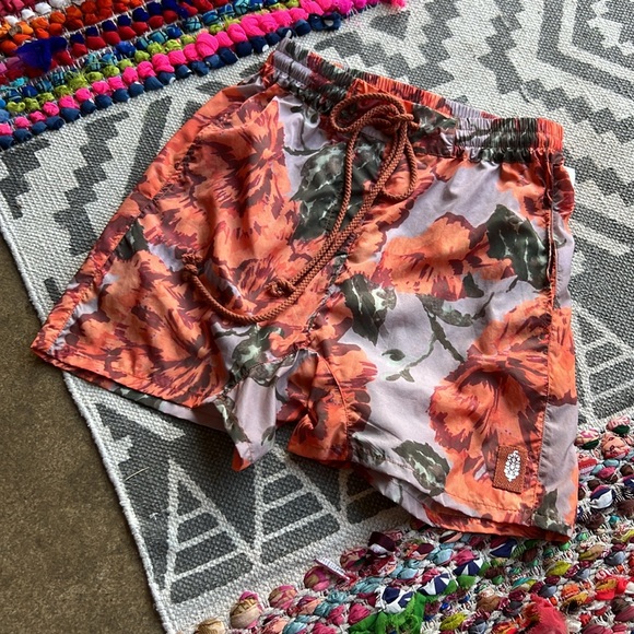 NEW Free People Movement ~ The Switchback Floral Shorts ~ size small - Picture 12 of 13
